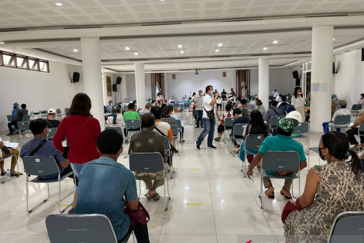 Jakarta Health Office provides COVID vaccination services at churches