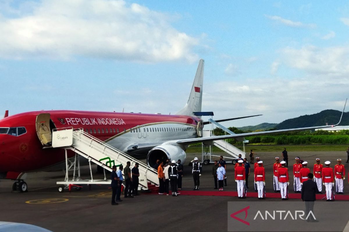 President Jokowi visits rehearsal for the 42nd ASEAN Summit