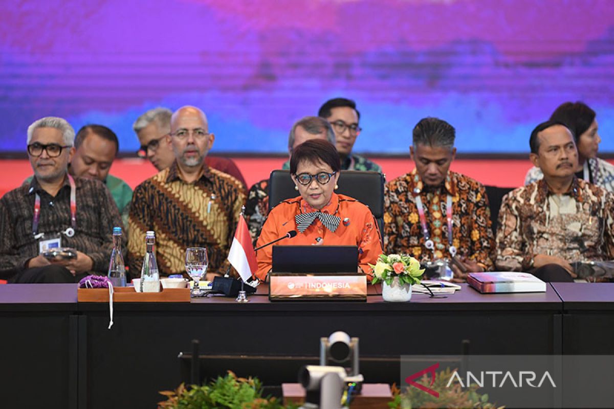 ASEAN urges UK to approve bloc's nuclear-free treaty