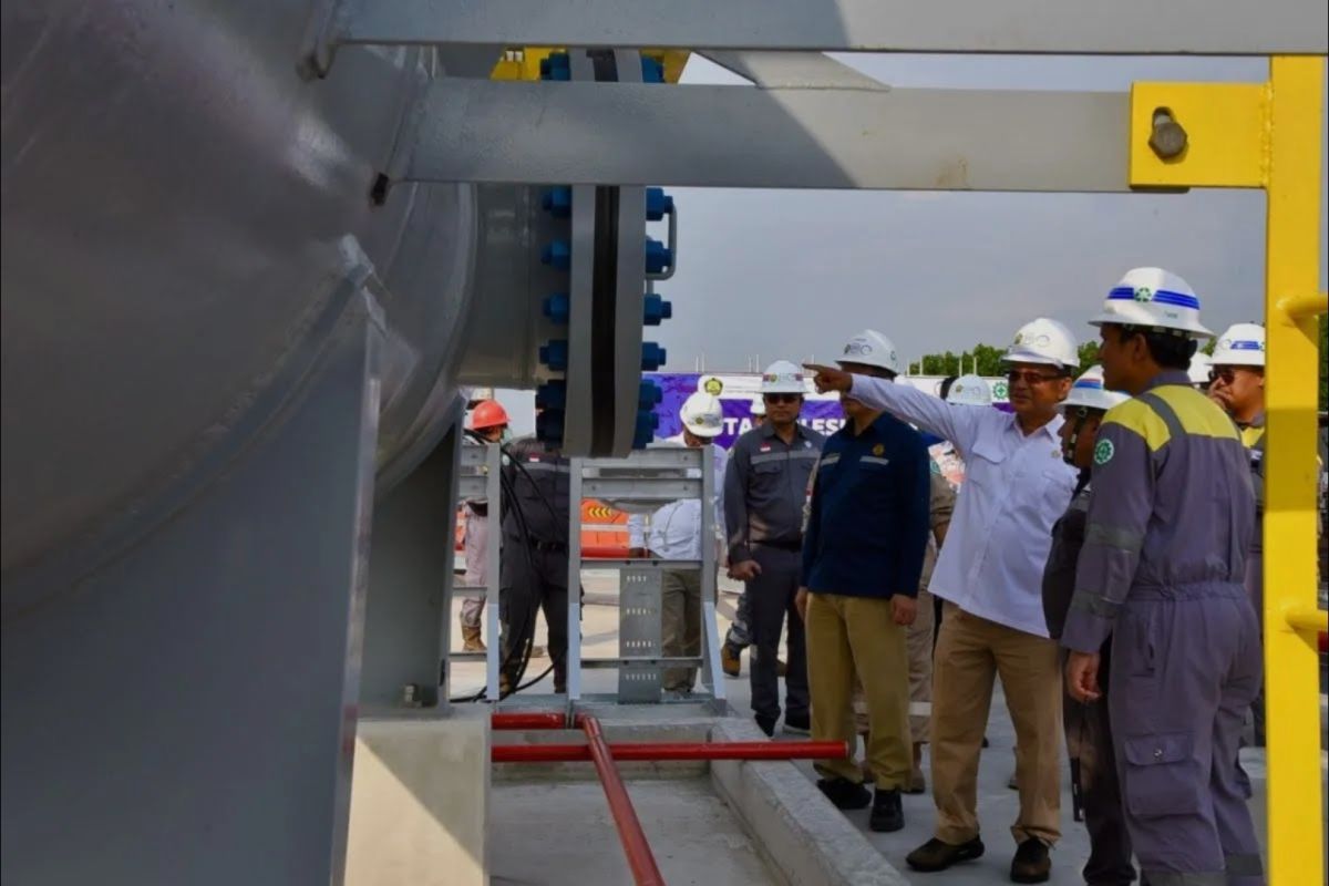 Indonesia signs gas pipeline project, to finish in 2025