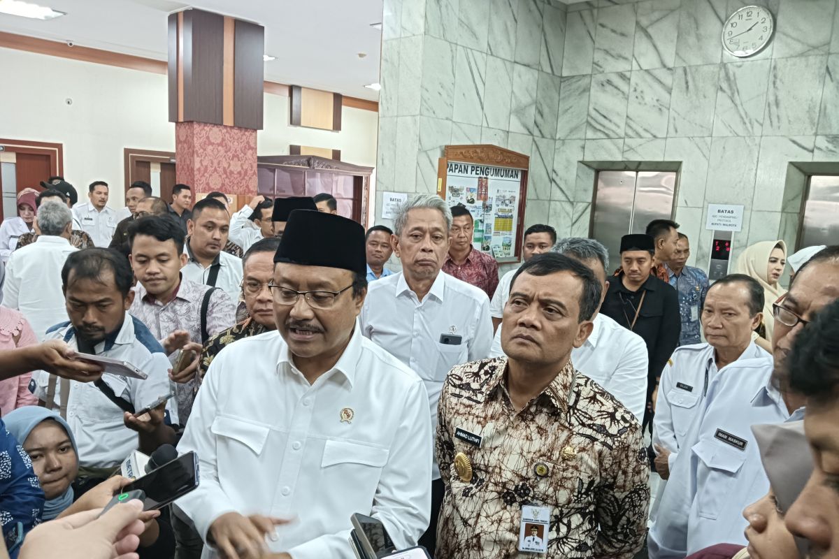Government opens Sekolah Rakyat to break poverty chain: Minister